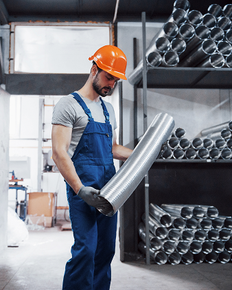 Worker with steel pipes